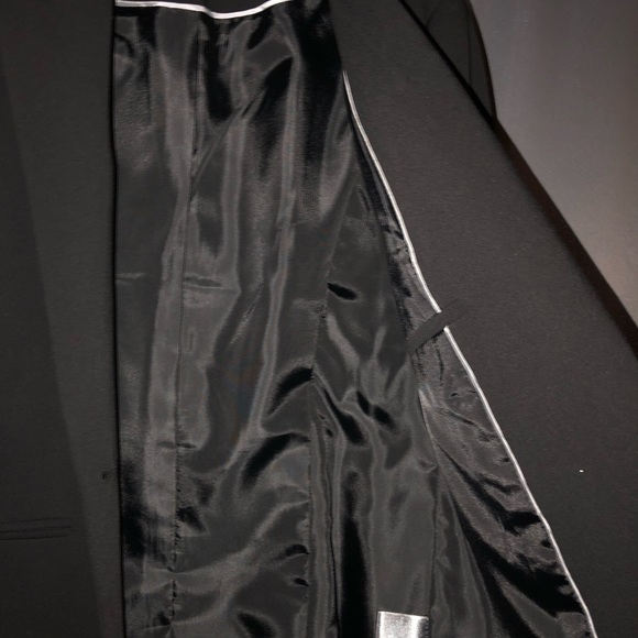 Liz Claiborne Career - Picture 6 of 7